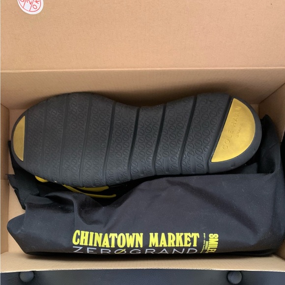 Chinatown Market Cole Haan Zerogrand Smiley Face Shoes Size 9 Black/Yellow - Picture 4 of 4
